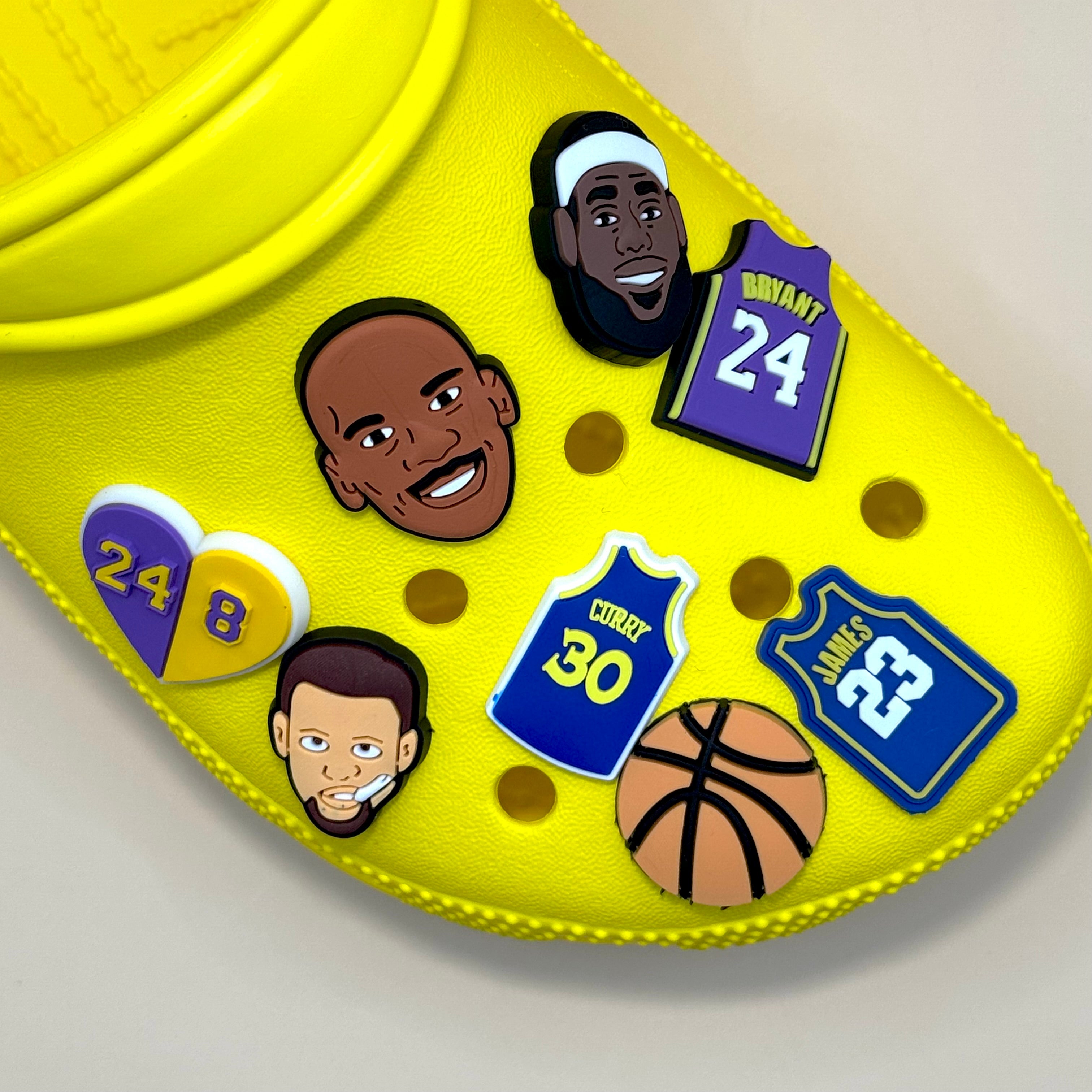 Pin's pour Crocs - Basket