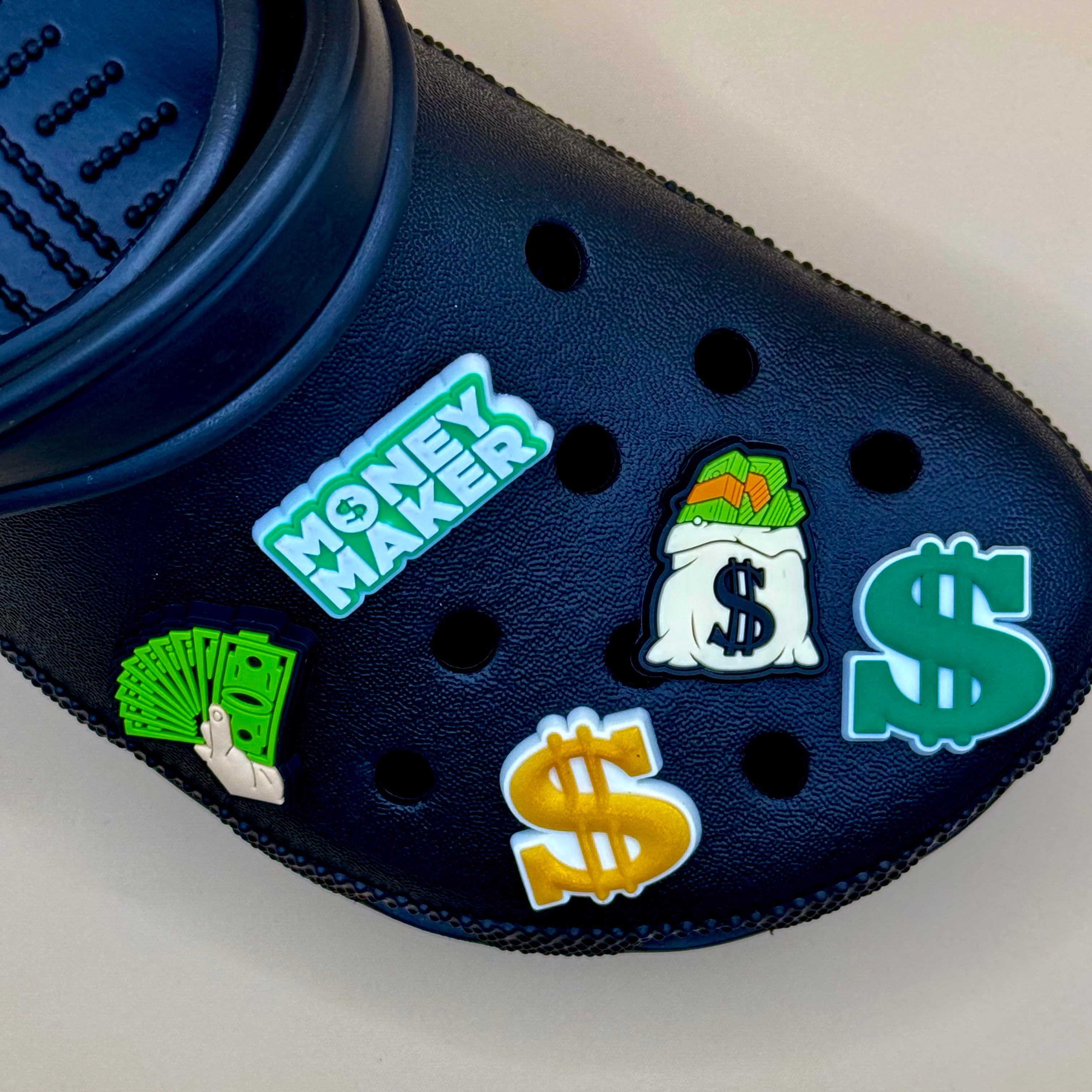 Pin's pour Crocs - Money