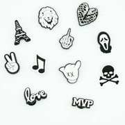 Pin's pour crocs - Noir&Blanc