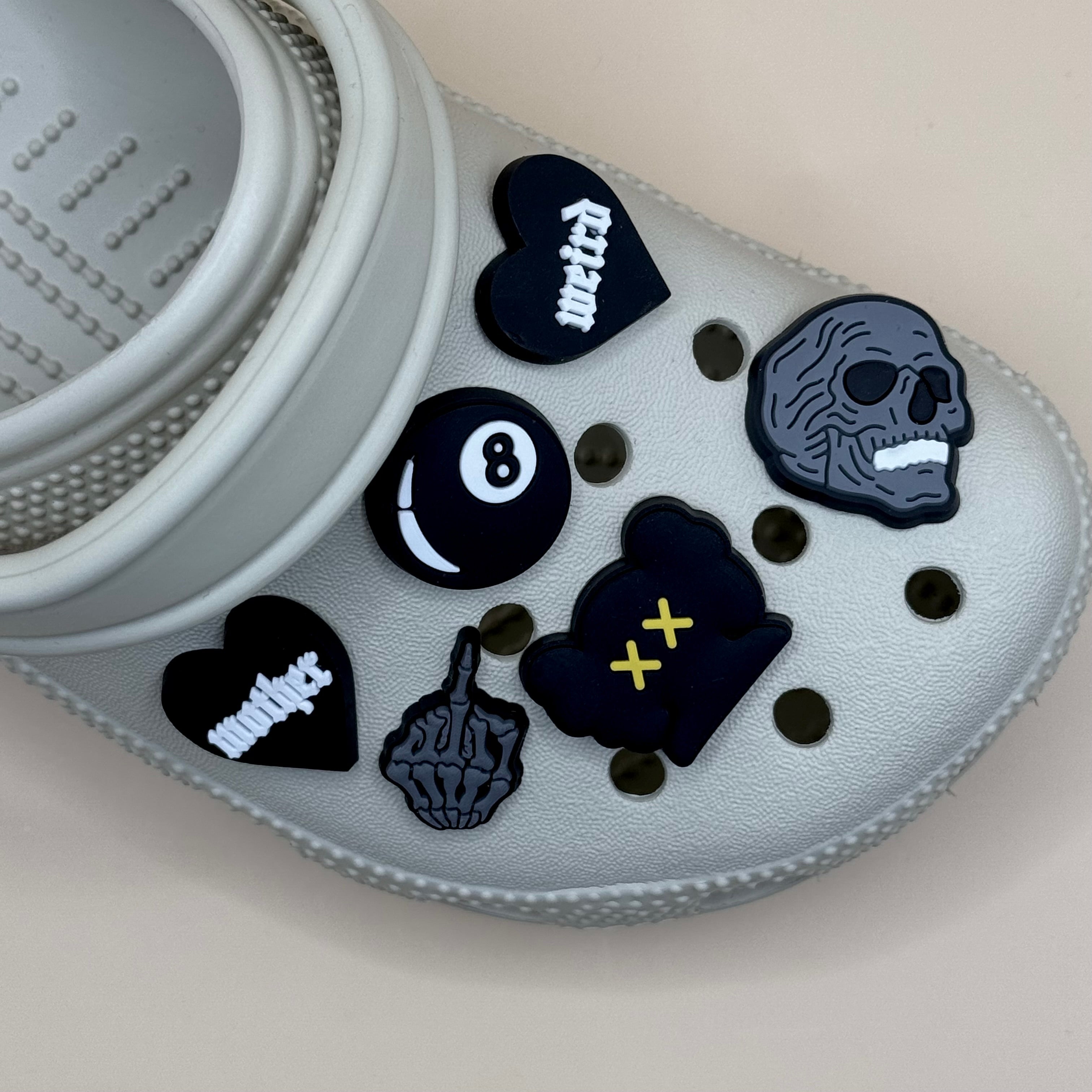 Pin's pour Crocs - Noir