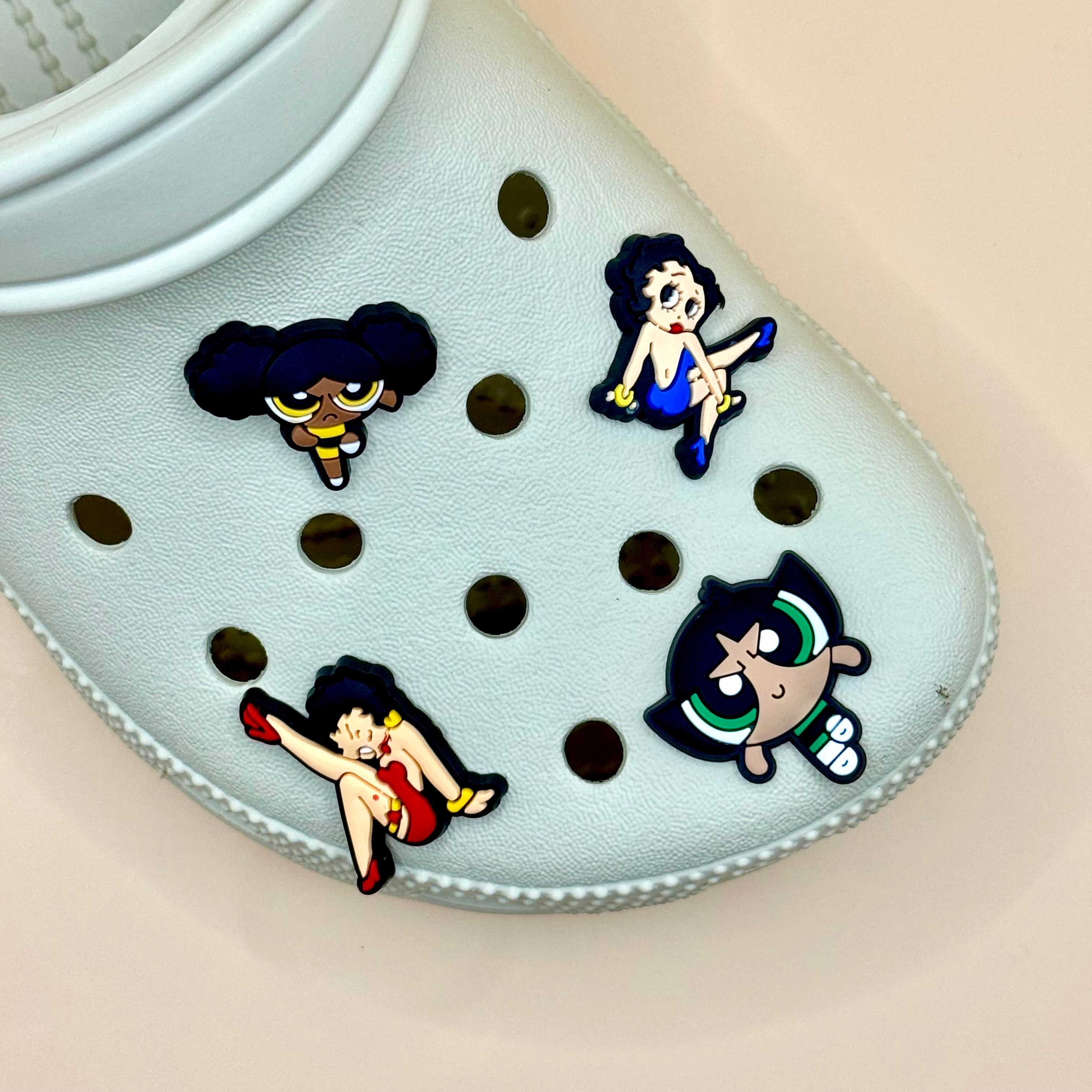 Pin's pour Crocs - Betty Boop et Super Nana