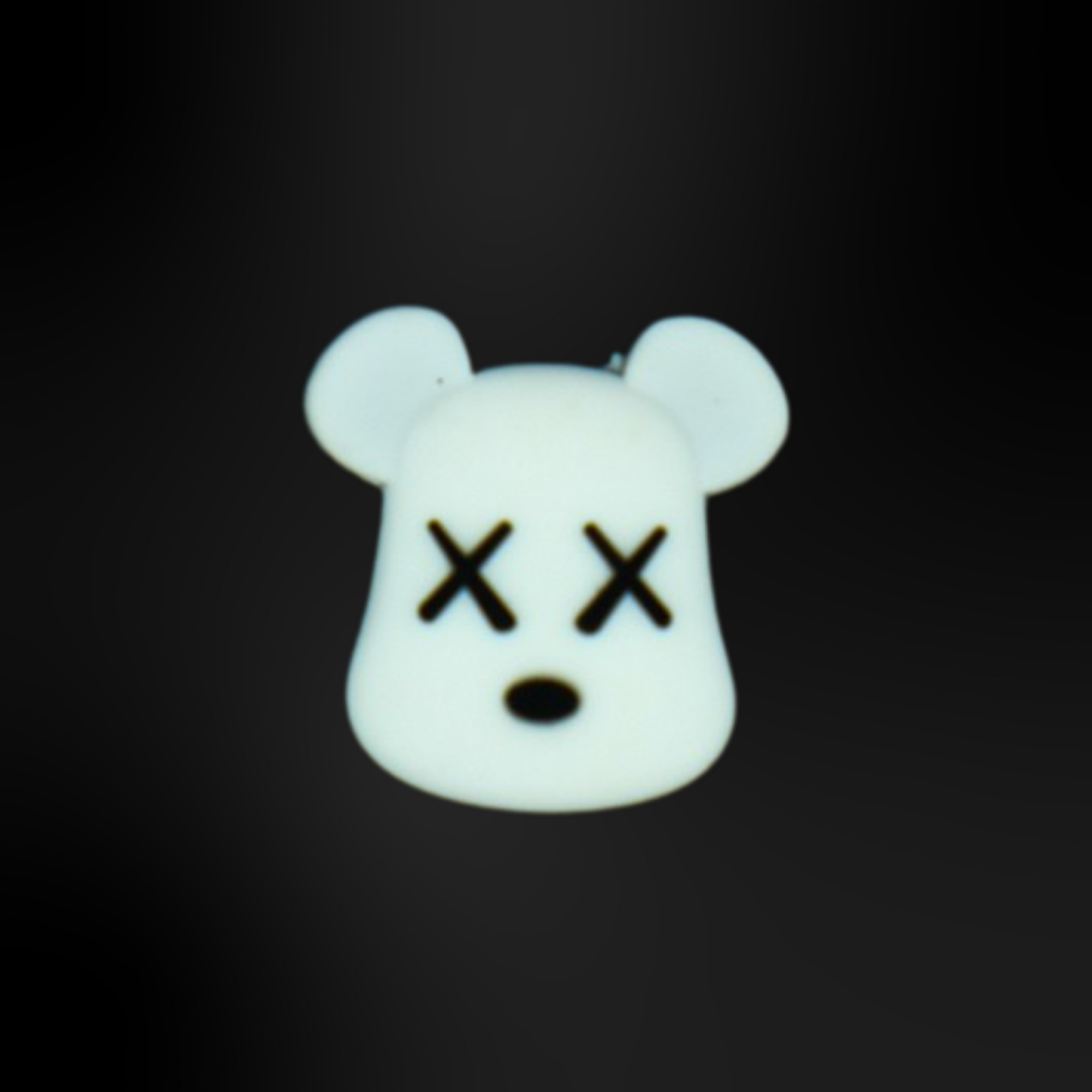 pins ours yeux croix blanc